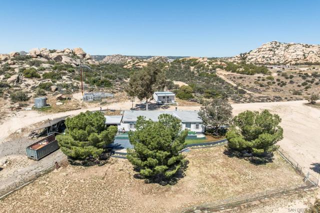 1525 Tea Rose Lane, Jacumba CA: https://media.crmls.org/mediaz/69180fbf-330f-4dbb-a7d9-15259da353b4.jpg