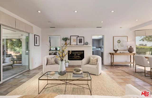 251 Ashdale Avenue, Los Angeles CA: https://media.crmls.org/mediaz/691851d0-0616-4efc-8547-762f1b581729.jpg
