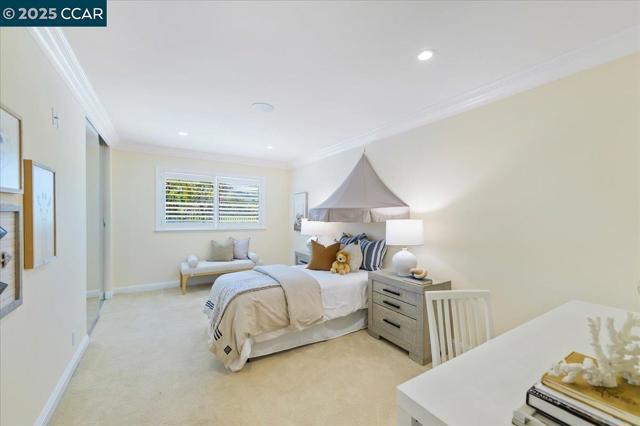 9461 Thunderbird Pl, San Ramon CA: https://media.crmls.org/mediaz/69197622-1dd2-46d8-9751-412fb974aeb5.jpg