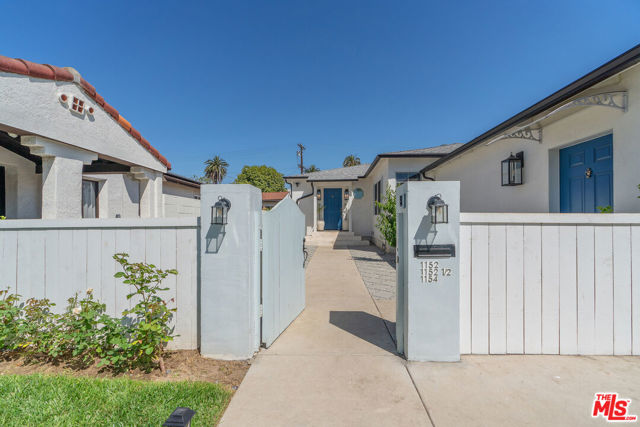 1152 S Windsor Boulevard, Los Angeles CA: https://media.crmls.org/mediaz/6919f586-33c7-493f-a974-2d370dd9222b.jpg