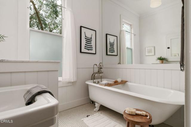 399 W Center Street, Ventura CA: https://media.crmls.org/mediaz/691a9050-e9bf-4c54-9c43-b6c51ae2473c.jpg