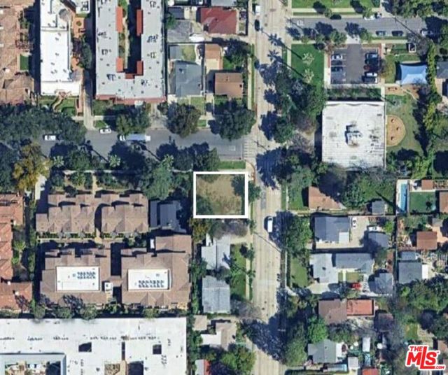 165 S Altadena Drive, Pasadena CA: https://media.crmls.org/mediaz/691acdd6-6ea3-4eeb-8e39-f283d83ae96f.jpg