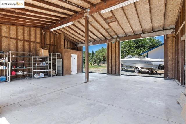 2325 Taylor Rd, Bethel Island CA: https://media.crmls.org/mediaz/691b324c-91ba-4fee-a100-5d7d658dd3c8.jpg