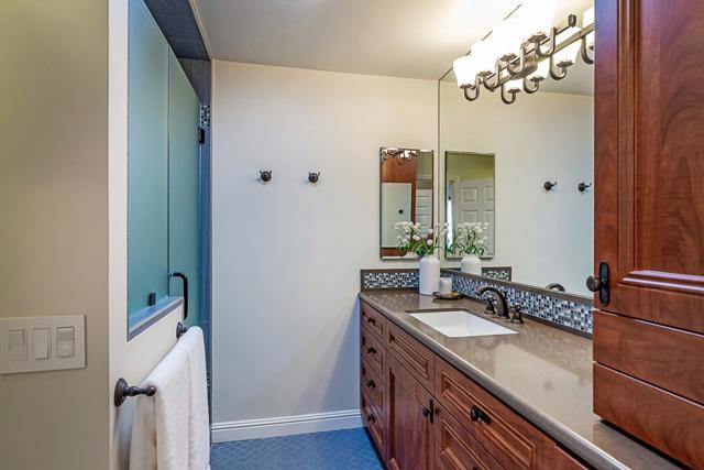 25600 Willow Pond Lane, Los Altos Hills CA: https://media.crmls.org/mediaz/691bc4e0-3715-477c-afca-d18bd2e1431c.jpg