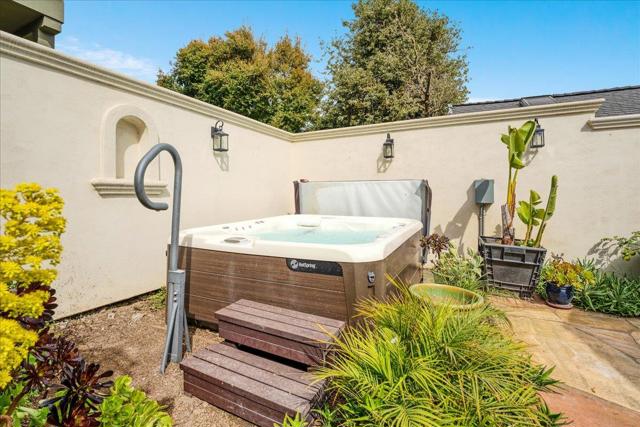 22011 E Cliff Drive, Santa Cruz CA: https://media.crmls.org/mediaz/691bd3f6-3f1c-49eb-b2b5-bd10133323e3.jpg
