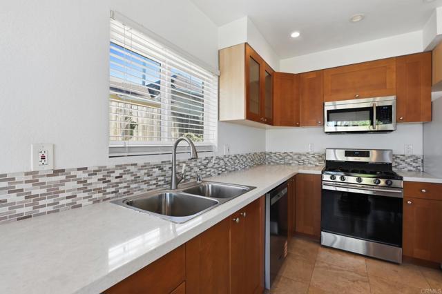 Image 9 of 26 For 2775 Southampton Road