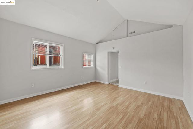 1311 87Th Ave, Oakland CA: https://media.crmls.org/mediaz/691cc29a-ed37-4045-ab29-2c46cbb89dcc.jpg