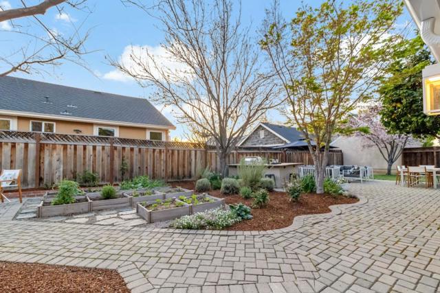 847 Willow Glen Way, San Jose CA: https://media.crmls.org/mediaz/691d9614-f254-4283-bb8d-af86efbe485c.jpg