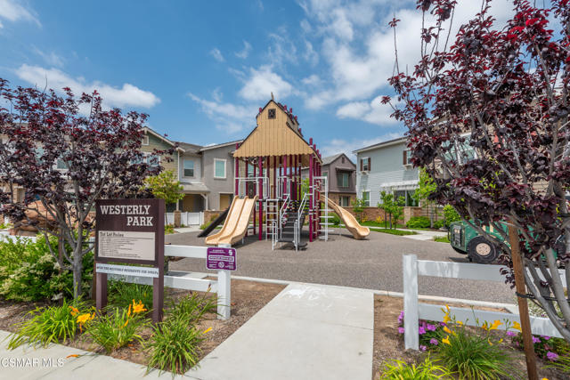 212 Red Brick Drive, Simi Valley CA: https://media.crmls.org/mediaz/691da1ff-c70b-4aa3-9169-1ccab02277d1.jpg