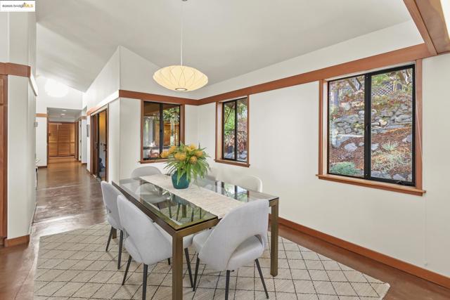 25 Dartmouth Dr, Berkeley CA: https://media.crmls.org/mediaz/691dbfdc-01e8-450a-adb0-e8d90a5319e6.jpg