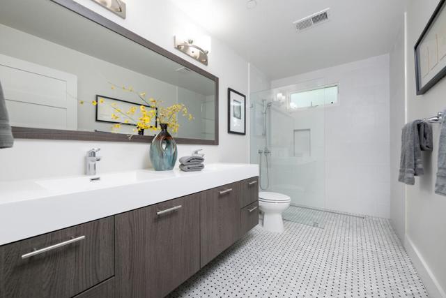 30 Calaveras Court, Hillsborough CA: https://media.crmls.org/mediaz/691e31a9-19c5-431a-a23f-286abb841669.jpg