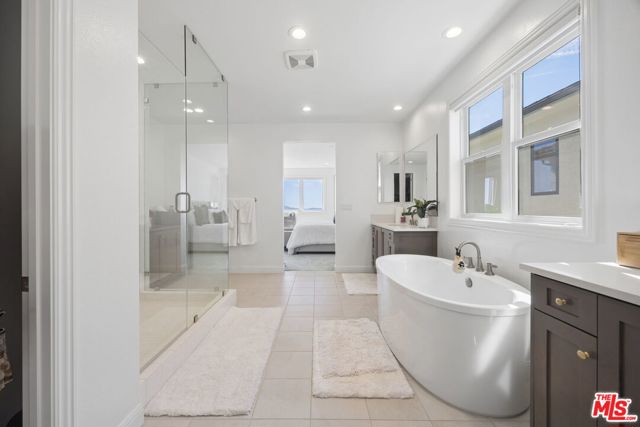 Image 32 of 35 For 11800 Tudor Court