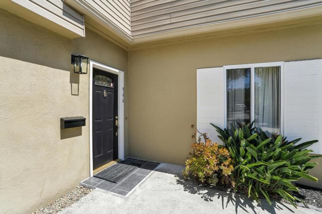 946 Laguna Avenue, Burlingame CA: https://media.crmls.org/mediaz/691eb559-f488-46c3-997c-46a84c0a816e.jpg