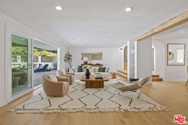 431 Montana Circle, Ojai CA: https://media.crmls.org/mediaz/691ef871-4553-48ad-ae22-1b26576854d5.jpg