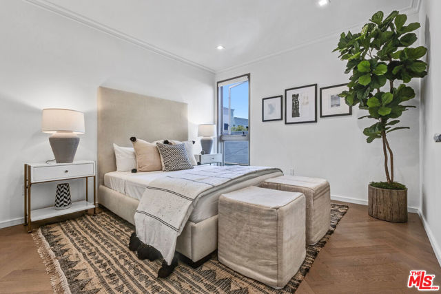 132 N Swall Drive, Los Angeles CA: https://media.crmls.org/mediaz/691f7855-04a5-40c3-9788-1c66c67bfba1.jpg