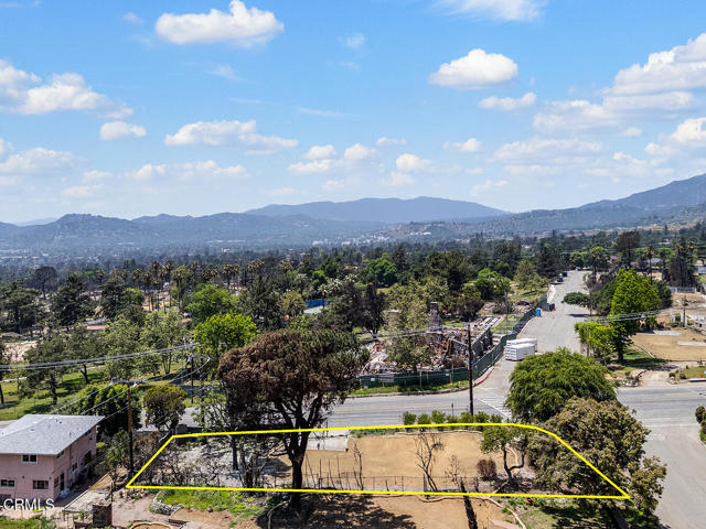 900 E Mount Curve Ave, Altadena CA: https://media.crmls.org/mediaz/691f926a-8f36-4239-bf8c-f2361dd62b2b.jpg