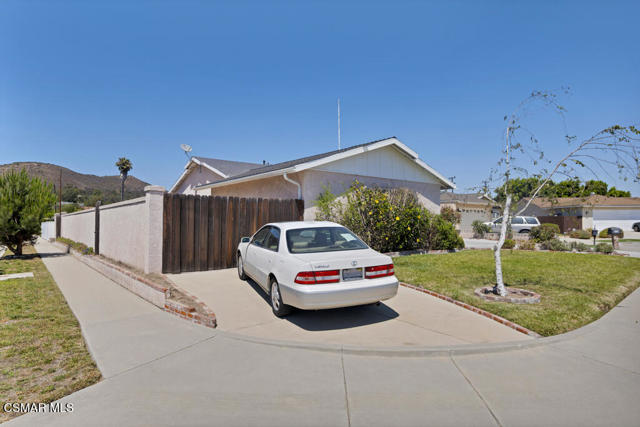 818 N Lois Avenue, Newbury Park CA: https://media.crmls.org/mediaz/69201f63-ab43-4f89-8da0-a6b772874de9.jpg