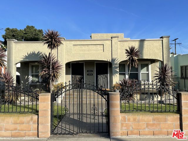 2836 Buckingham Rd, Los Angeles, CA 90016