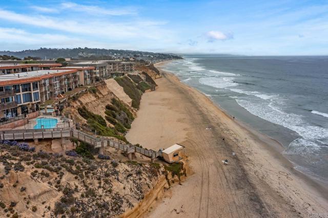 151 Del Mar Shores Terrace, Solana Beach CA: https://media.crmls.org/mediaz/69204dca-e93a-4ff3-bd4b-a19f57ec70e6.jpg