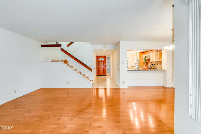 Detail Gallery Image 19 of 52 For 945 Mchugh Ct, Ventura,  CA 93003 - 3 Beds | 2/1 Baths