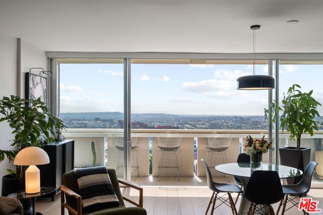 8787 Shoreham Drive, West Hollywood CA: https://media.crmls.org/mediaz/69206f87-8065-4624-b1bc-afbfae818882.jpg