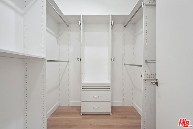 17109 Palisades Circle, Pacific Palisades CA: https://media.crmls.org/mediaz/6920c861-f605-44c7-93cc-9845f9ae5aa7.jpg