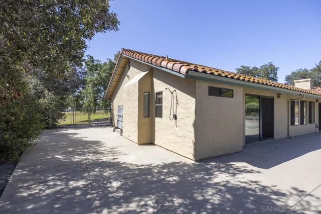 1603 CAMINO DEL SEQUAN, Alpine CA: https://media.crmls.org/mediaz/6920e3d7-c135-4432-a770-da7c8e9f271b.jpg