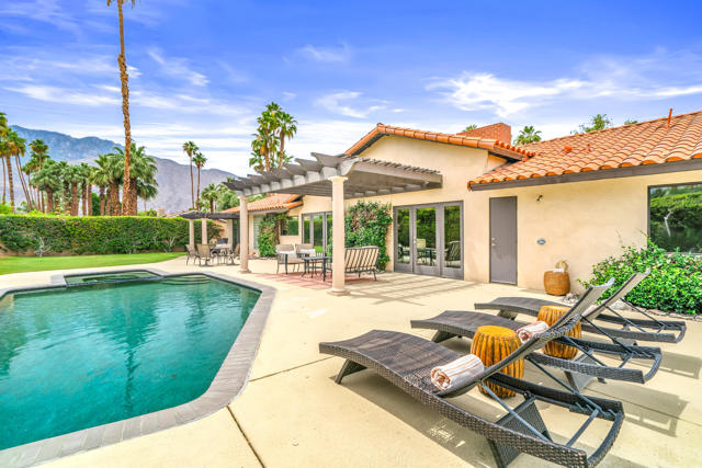 2305 E Sonora Road, Palm Springs CA: https://media.crmls.org/mediaz/69211baf-5bde-44e1-81d7-df7fbc51be01.jpg