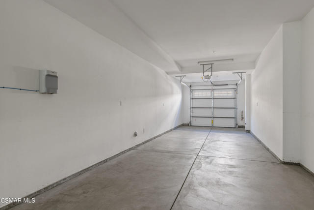 89 Jensen Court, Thousand Oaks CA: https://media.crmls.org/mediaz/692175ac-0a2e-4ad7-9618-13047ad3c1a8.jpg