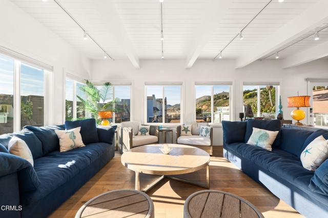 Detail Gallery Image 9 of 52 For 11770 Pacific Coast Hwy #U,  Malibu,  CA 90265 - 4 Beds | 4 Baths