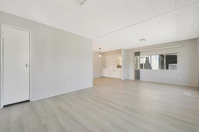 392 Standing Bear, Cathedral City CA: https://media.crmls.org/mediaz/692251af-4930-4ef6-9b38-3d89592ce3b5.jpg