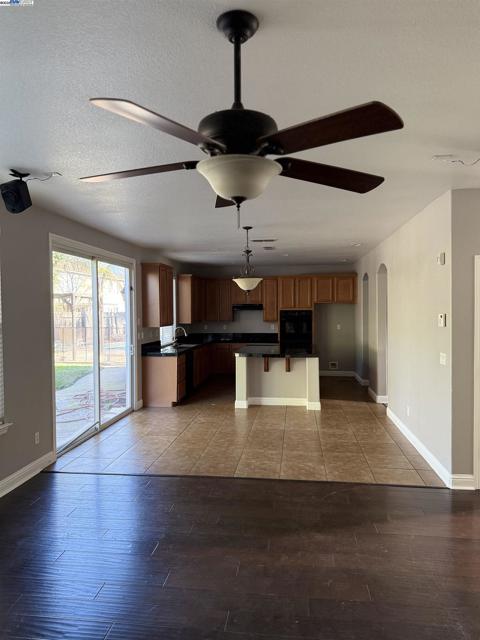 Image 17 of 44 For 9471 Mourverde Court