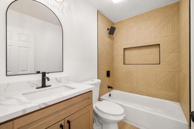 Image 16 of 44 For 552 Felicita Avenue