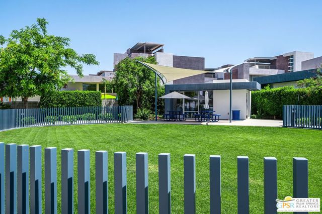 1007 Ziel Drive, Palm Springs CA: https://media.crmls.org/mediaz/6923dab3-9913-4411-bc68-6ca6defa3e6c.jpg