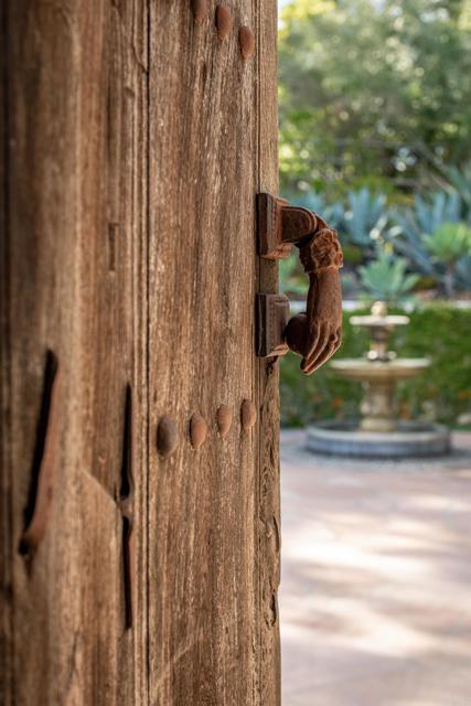 17484 El Vuelo, Rancho Santa Fe CA: https://media.crmls.org/mediaz/6923f605-de88-45df-86c9-e79992a07bcf.jpg