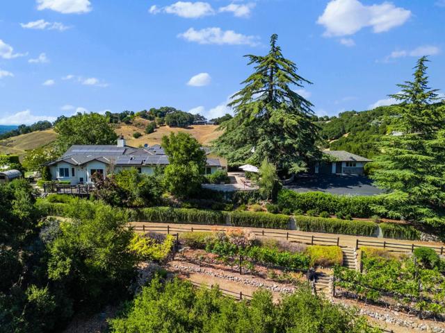 15651 Kennedy Road, Los Gatos CA: https://media.crmls.org/mediaz/692433aa-85e2-4131-9136-294fa9991800.jpg