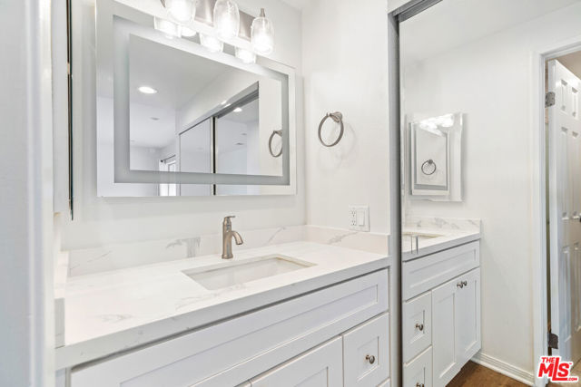 6216 Tapia Drive, Malibu CA: https://media.crmls.org/mediaz/69247084-756d-41c5-8a29-802901064c32.jpg