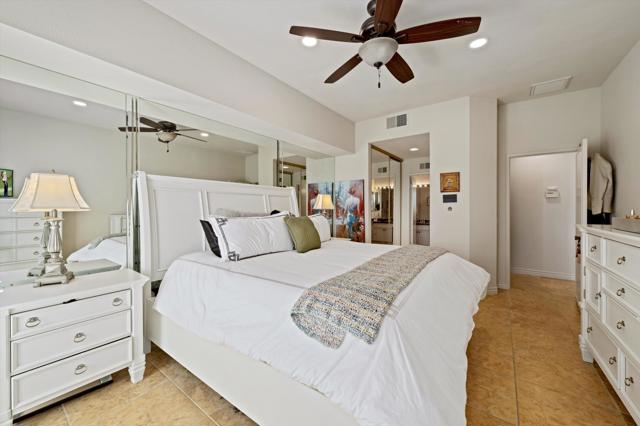 54121 Oakhill, La Quinta CA: https://media.crmls.org/mediaz/6924cfcb-a38d-4ae5-a038-e9341bc238da.jpg