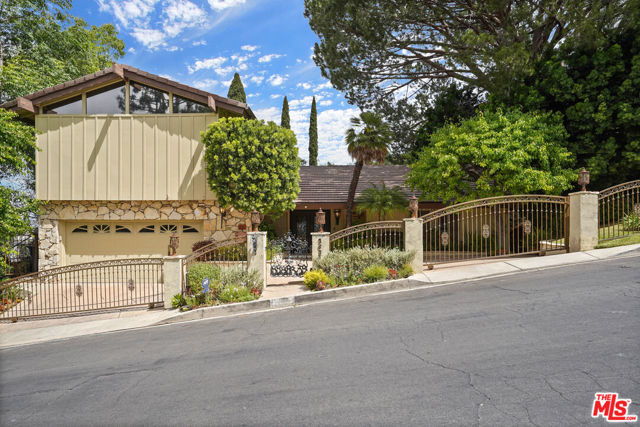 3335 DONA ROSA Drive photo 3