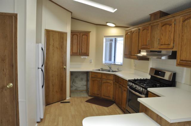 635 Via Costa Rica, Vista CA: https://media.crmls.org/mediaz/6925bcc6-e650-4aa1-87c1-05205aaeaacc.jpg