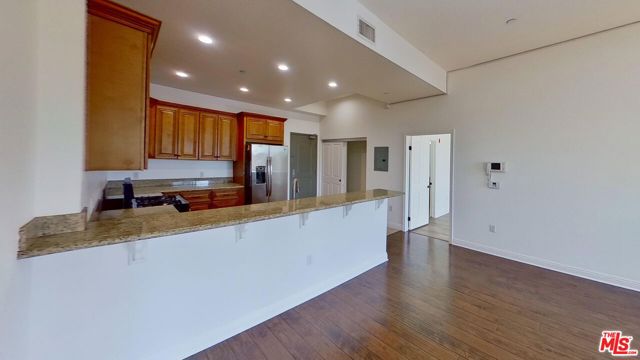 345 S Gramercy Place, Los Angeles CA: https://media.crmls.org/mediaz/6925ee55-ffa8-4a9a-954d-06e0f8979e7a.jpg