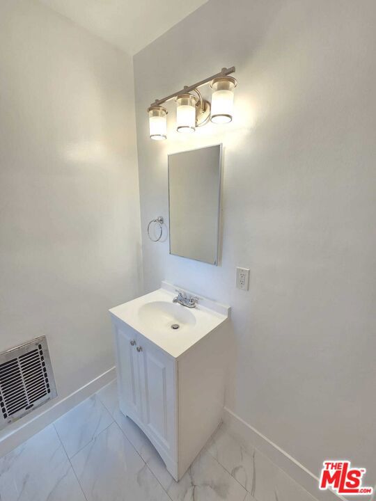 https://media.crmls.org/mediaz/6926dbeb-0b20-4445-b52c-94e2dcfd2e41.jpg?preset=X-Large