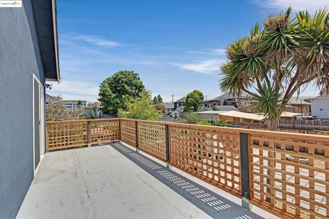 2906 Adeline St, Oakland CA: https://media.crmls.org/mediaz/69276472-b4e0-44f2-87cc-e551ebac3f34.jpg