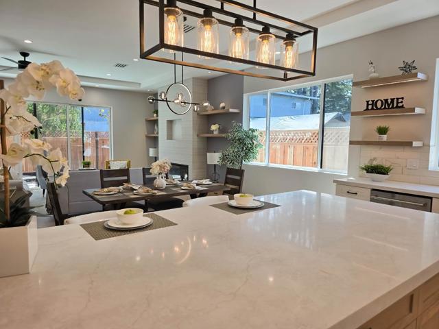 95 Centre Street, Mountain View CA: https://media.crmls.org/mediaz/69279290-e47a-4995-9438-88a9b267db1c.jpg