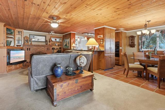 Detail Gallery Image 11 of 46 For 145 Barhaven Ln, Fallbrook,  CA 92028 - 3 Beds | 2 Baths