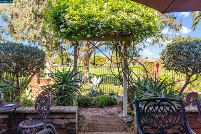 5541 Lanai Court, Discovery Bay CA: https://media.crmls.org/mediaz/692916a9-9c5e-45d4-b61c-28aac8c85905.jpg