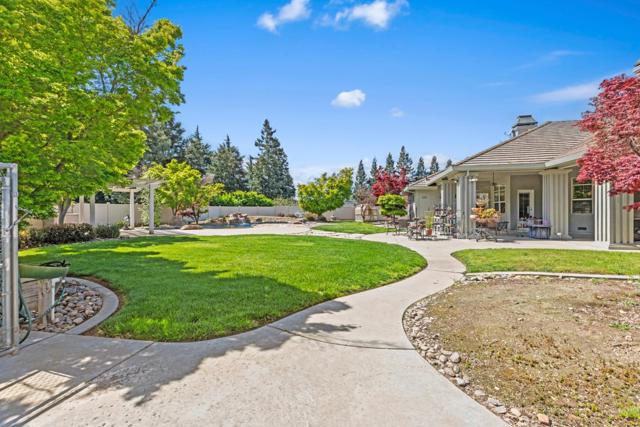 5000 Peach Blossom Lane, Oakdale CA: https://media.crmls.org/mediaz/692a0af1-ee18-44c6-8d72-80d7860f11a4.jpg