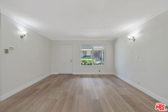 46 Eagle, Irvine CA: https://media.crmls.org/mediaz/692ae2e0-9105-4b14-b636-b4fe74499392.jpg