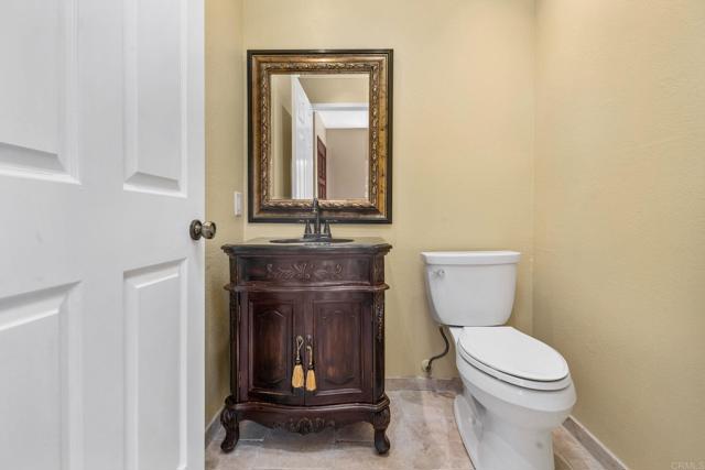 Detail Gallery Image 12 of 23 For 5983 Gaines St, San Diego,  CA 92110 - 3 Beds | 2/1 Baths