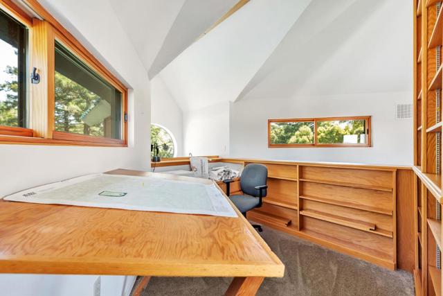 950 Oak Ridge Road, Los Gatos CA: https://media.crmls.org/mediaz/692bef42-7ec2-4257-be4c-2f271093a277.jpg